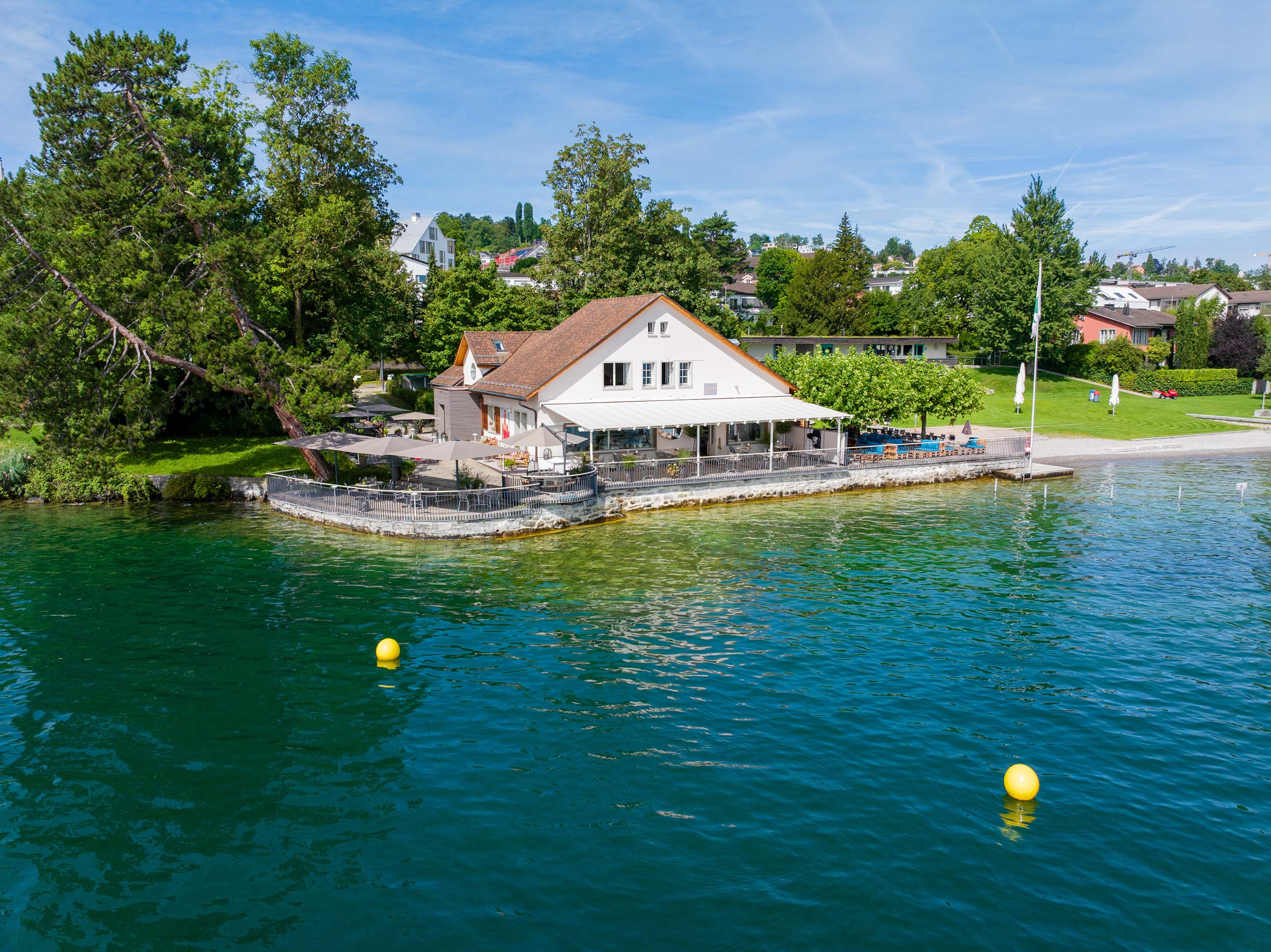 Tracht - EIN HAUS AM SEE